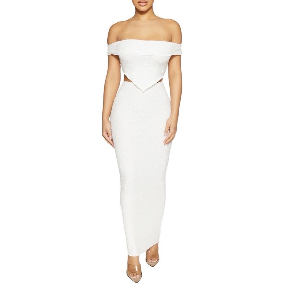 White skirt size M (fits a small size) NEW